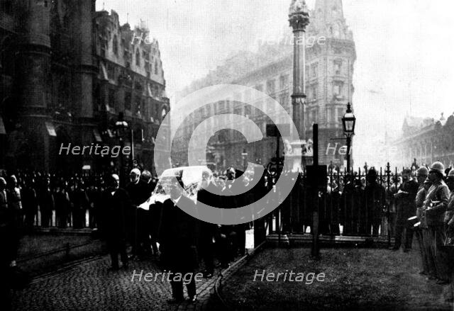The Funeral of Mr. Gladstone: the funeral cortege at the entrance to the Abbey, 1898. Creator: SB Bolas & Co.