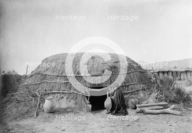 Pima ki (primitive home), Pima, Arizona], 1907, c1907. Creator: Edward Sheriff Curtis.