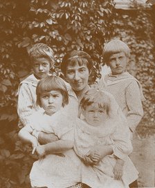Zinaida Serebriakova with her children, 1920s. Artist: Anonymous  
