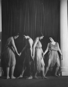 Lilias McLane dancers, 1923 Feb. 28. Creator: Arnold Genthe.
