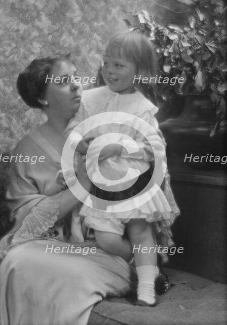 Cameron, Alexander, Jr., Mrs., and baby, portrait photograph, 1912 July 2. Creator: Arnold Genthe.