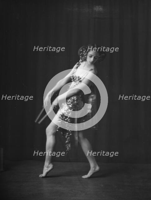 Cowan, Rosamonde, Miss (Rose Rolanda ; Mrs. Miguel C.), 1921 Mar. 1. Creator: Arnold Genthe.