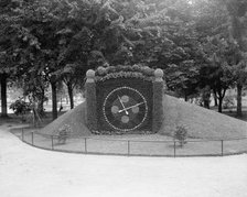 Floral clock, Gladwin Park (Water Works Park), Detroit, Mich., between 1900 and 1910. Creator: Unknown.