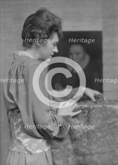 Tanner, Rhoda, Miss (Mrs. Doubleday), portrait photograph, 1915 Mar. 17. Creator: Arnold Genthe.