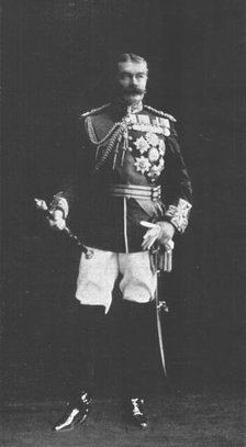 ''Lord Kitchener of Khartoum en grand uniforme de marechal de l'armee britannique', 1916. Creator: Bassano Studio.