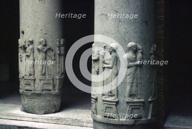 Egyptian columns. Artist: Unknown