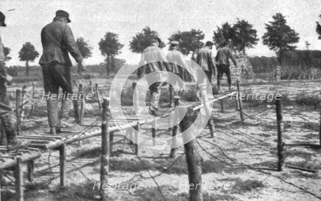 'L'instruction de la Nouvelle armee Belge; L'entrainement de la Nouvelle armee Belge..., 1916. Creator: Unknown.