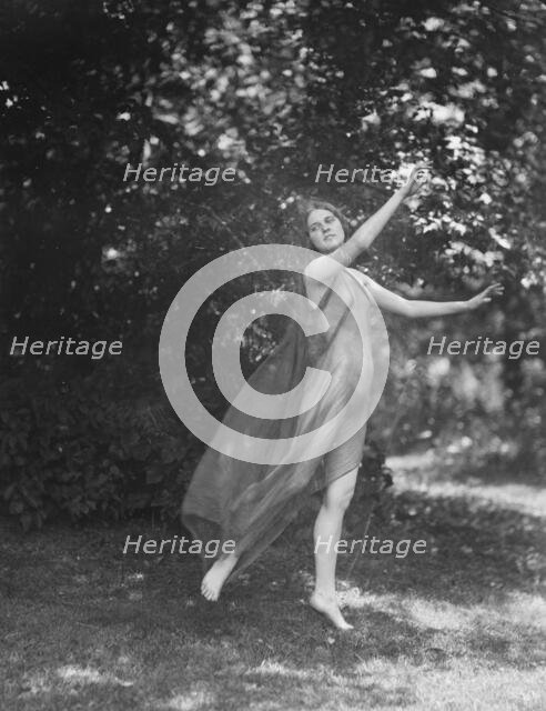 Hornbeck, Solveig, Miss, 1921 July 22. Creator: Arnold Genthe.