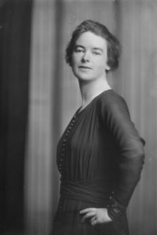 Mrs. Marshall, portrait photograph, 1918 Nov. 23. Creator: Arnold Genthe.