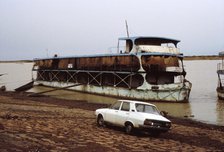 Boat on the Niger river, Mopti, Mali, 1990.  Creator: Amanda Waite.