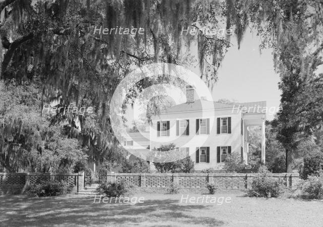 Radcliffe Cheston, Jr., Friendfield Plantation, residence in Georgetown, South Carolina, 1937. Creator: Gottscho-Schleisner, Inc.