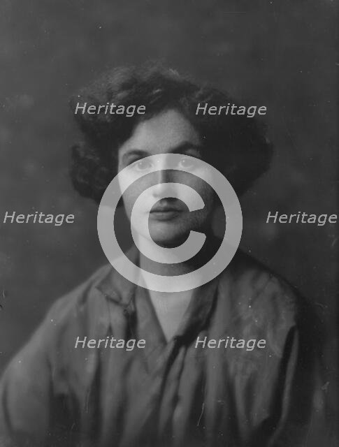 Byrne, Beatrice, Miss, portrait photograph, 1917. Creator: Arnold Genthe.