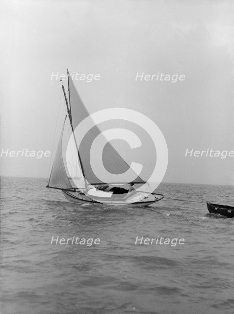 The gaff rigged yacht 'Nautilus', 1912. Creator: Kirk & Sons of Cowes.