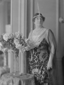 Melba, Madame, portrait photograph, 1917 Dec. Creator: Arnold Genthe.