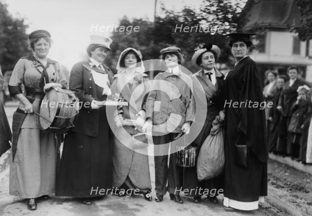 Maude Osbury(?), Mrs. Collins(?), Olive Schultz, Mrs. Sadie Keene, and Mrs. Miller, 1913. Creator: Bain News Service.