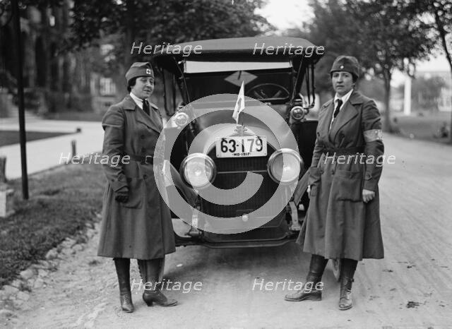 Mrs. Mendum Bloomburg, Red Cross Motor Corps, 1917. Creator: Harris & Ewing.