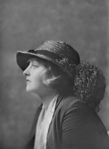 Miss Tallulah Bankhead, portrait photograph, 1919 Apr. 11. Creator: Arnold Genthe.
