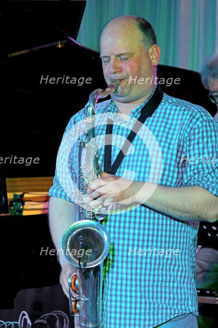 Iain Dixon, Watermill Jazz Club, Dorking, Surrey, 2nd August 2016. Artist: Brian O'Connor.