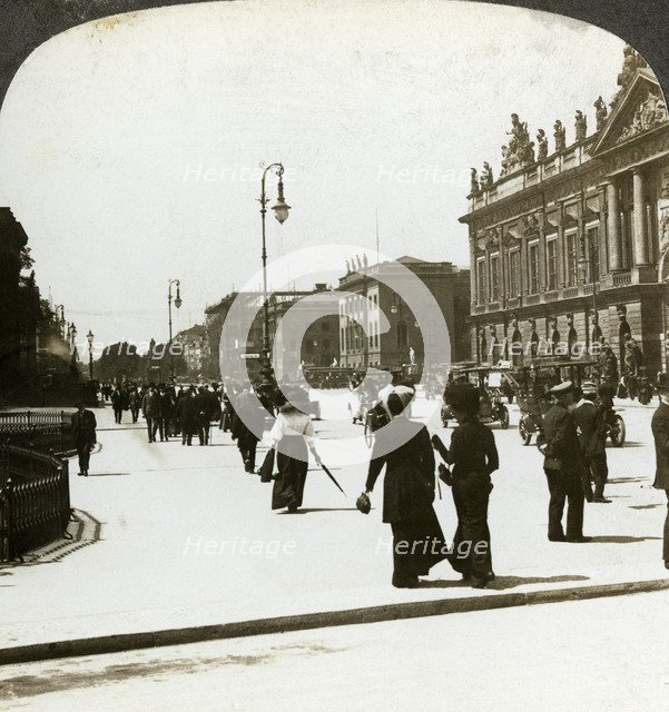 Unter den Linden, Berlin, Germany.Artist: Underwood & Underwood