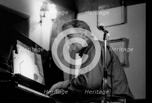 Brian Dee, Watermill Jazz Club, Dorking, Surrey, June 2000. Artist: Brian O'Connor.