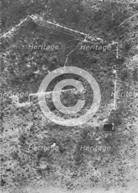 'Le Fort de Douaumont apres les trois journees de lutte du 22 au 24 mai ; On distingue..., 1916. Creator: Unknown.