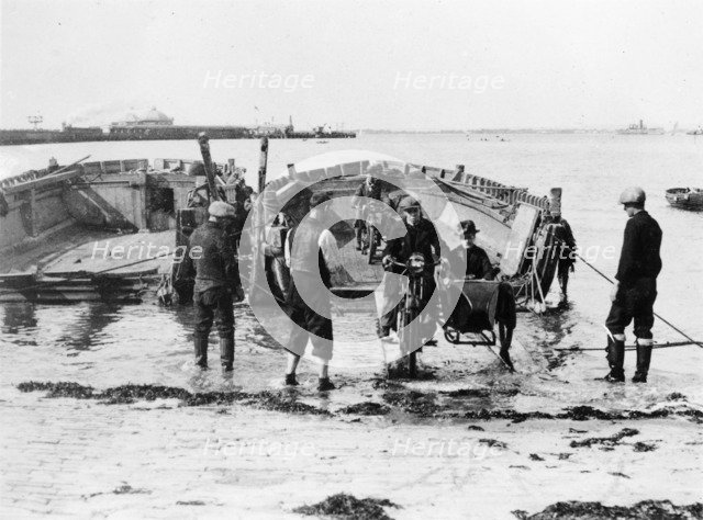 Ryde Ferry, 1920. Artist: Unknown