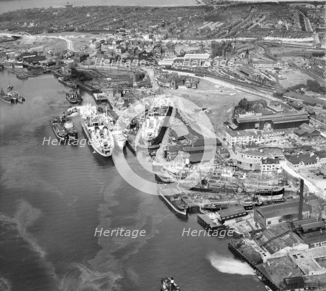 Middle Docks & Engineering Co Ltd Ship Repair Yard, Middle Docks, South Shields, Tyneside, 1947. Artist: Aerofilms.