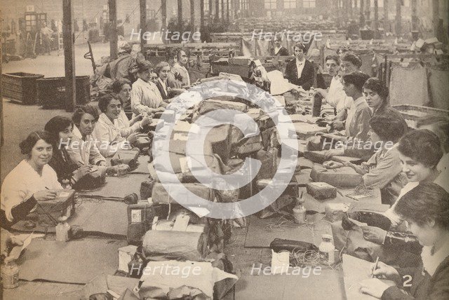 'Nimble Assistants at the military post office in London, which dealt with the huge quantity of mail Artist: Unknown.