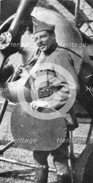 'Les Etats-Unis dans la guerre; Le sergent aviateur americain Norman Prince, tombé..., (1917).  Creator: Unknown.