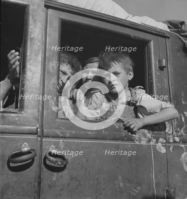 Children of migrant agricultural workers in California, 1937. Creator: Dorothea Lange.