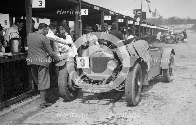 Dudley Froy and George Field's Invicta at the JCC Double Twelve race, Brooklands, 8/9 May 1931. Artist: Bill Brunell.