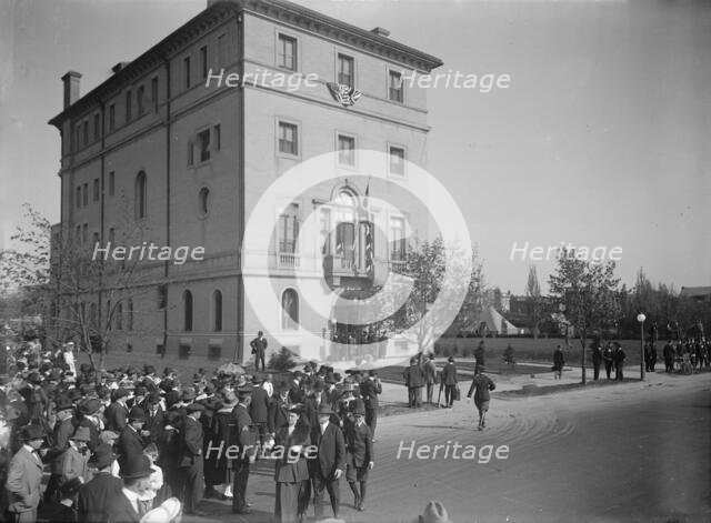 British Commission To U.S.  - Arrival At Long Residence, 1917. Creator: Harris & Ewing.