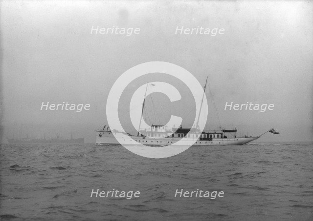 Motor yacht 'Pioneer', 1915. Creator: Kirk & Sons of Cowes.