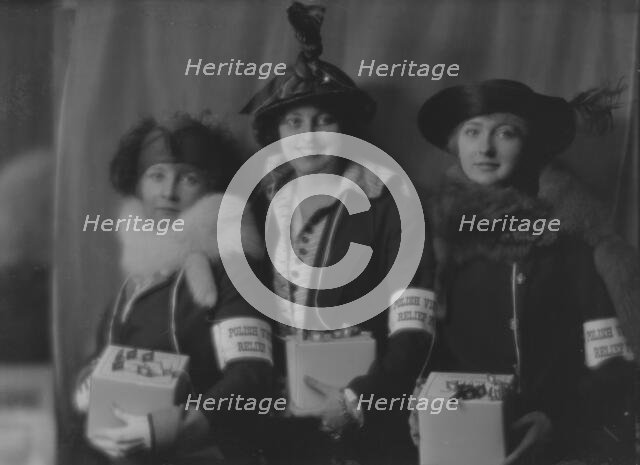 Crosbie, Violet, Miss, and other members of Polish relief group, portrait photograph, 1916. Creator: Arnold Genthe.