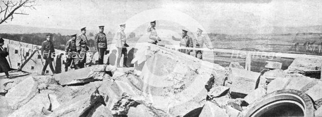 ''Les Revers Russes; le Tsar a Przemysl', 1915. Creator: Unknown.