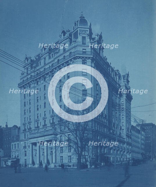 Willard Hotel - exterior view, between 1901 and 1910. Creator: Frances Benjamin Johnston.