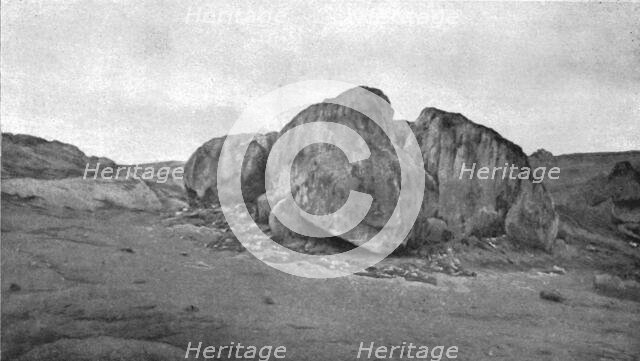 'Apres les combats de Polok : cadavres de 50 Bulgares fauches par une seule..., 1916. Creator: Unknown.
