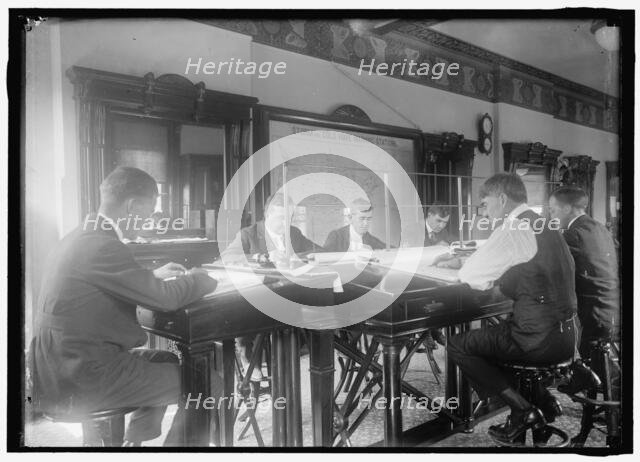 Weather Bureau, between 1914 and 1918. Creator: Harris & Ewing.