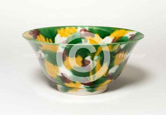 Bowl, Qing dynasty (1644-1911), Kangxi period (1662-1722), early 18th century. Creator: Unknown.