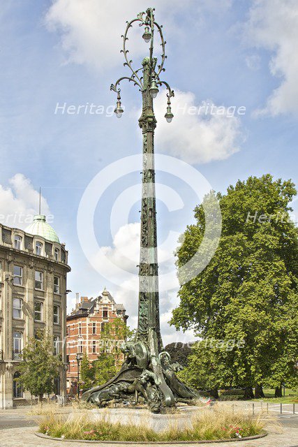 Lamp column, Av des Azalees/Av. Paul Deschanel,  (1913), c2014-2017. Artist: Alan John Ainsworth.