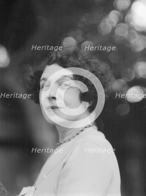 Levy, Folly, Miss, portrait photograph, 1927 Creator: Arnold Genthe.