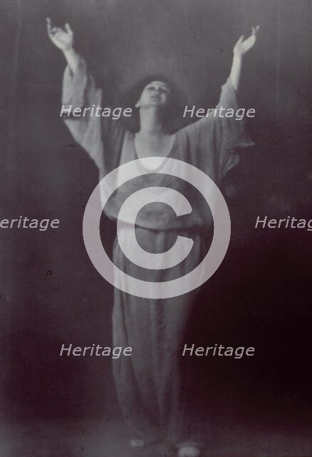 Isadora Duncan dancing, between 1916 and 1918. Creator: Arnold Genthe.