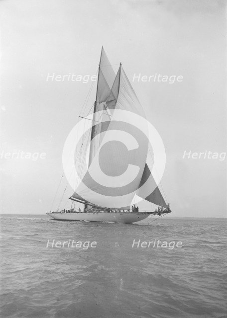 The 380 ton A Class schooner 'Margherita' running under spinnaker, 1913. Creator: Kirk & Sons of Cowes.