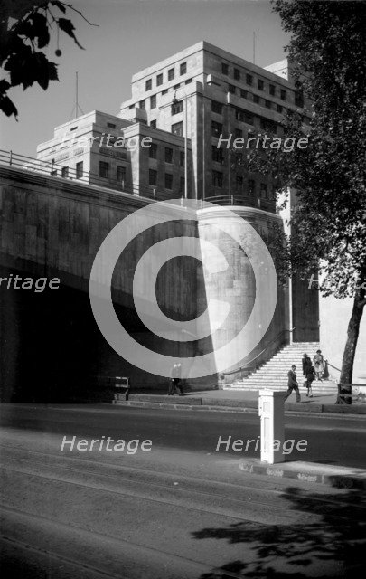 Waterloo Bridge, London, c1945-c1965. Artist: SW Rawlings