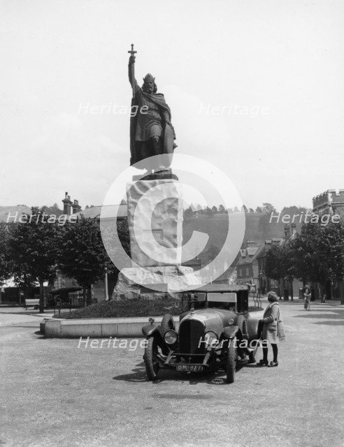 Bentley 3 litre by King Alfred statue in Winchester, Hampshire. Artist: Unknown