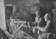 'Dans les forts reconquis de Douaumont et de Vaux; une des mitrailleuses allemandes..., 1916. Creator: Unknown.