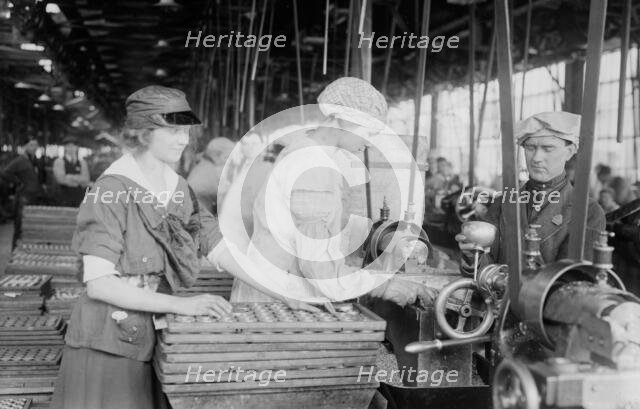 Ring facing, between c1915 and c1920. Creator: Bain News Service.