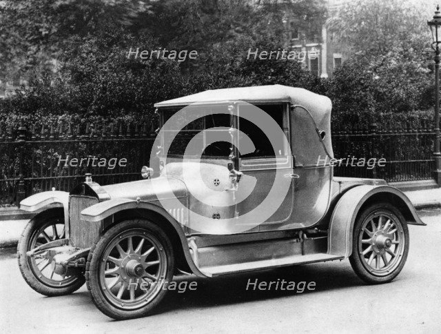 1912 Straker Squire 15hp Artist: Unknown.