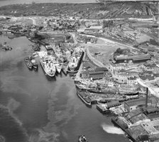 Middle Docks & Engineering Co Ltd Ship Repair Yard, Middle Docks, South Shields, Tyneside, 1947. Artist: Aerofilms.