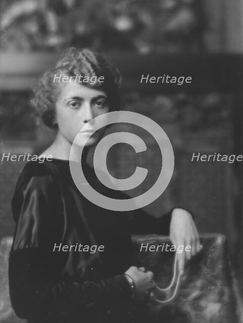 Miss Hester W. Davey, portrait photograph, 1917 Nov. 12. Creator: Arnold Genthe.